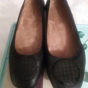 Glash sale😃Clarks comfy Leather shoes 7W